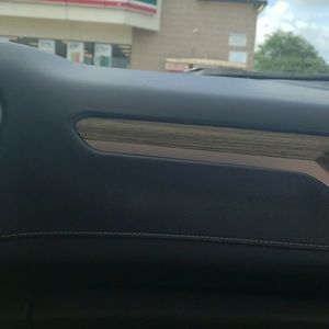 Meet your Posher, Avery